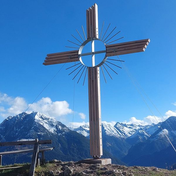 erneuerung-gipfelkreuz-lachenkopf-32