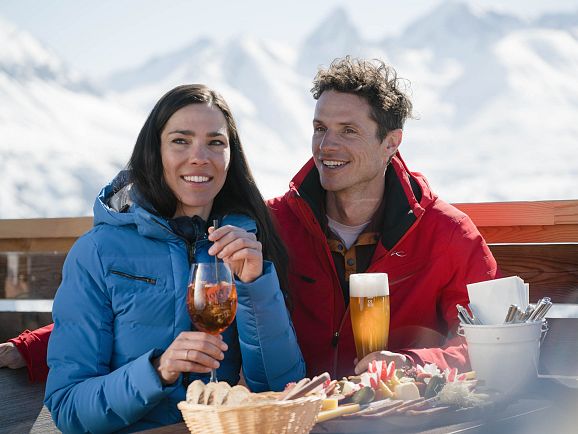 Stop for a bite to eat at Ski Arlberg