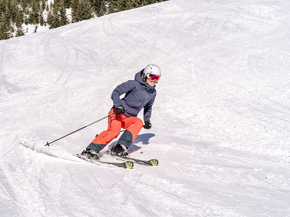 Winter im Lechtal - Ski Alpin Spuren im Schnee